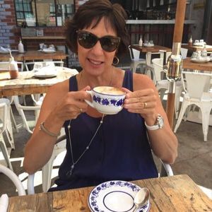 Meet your Posher, Aline